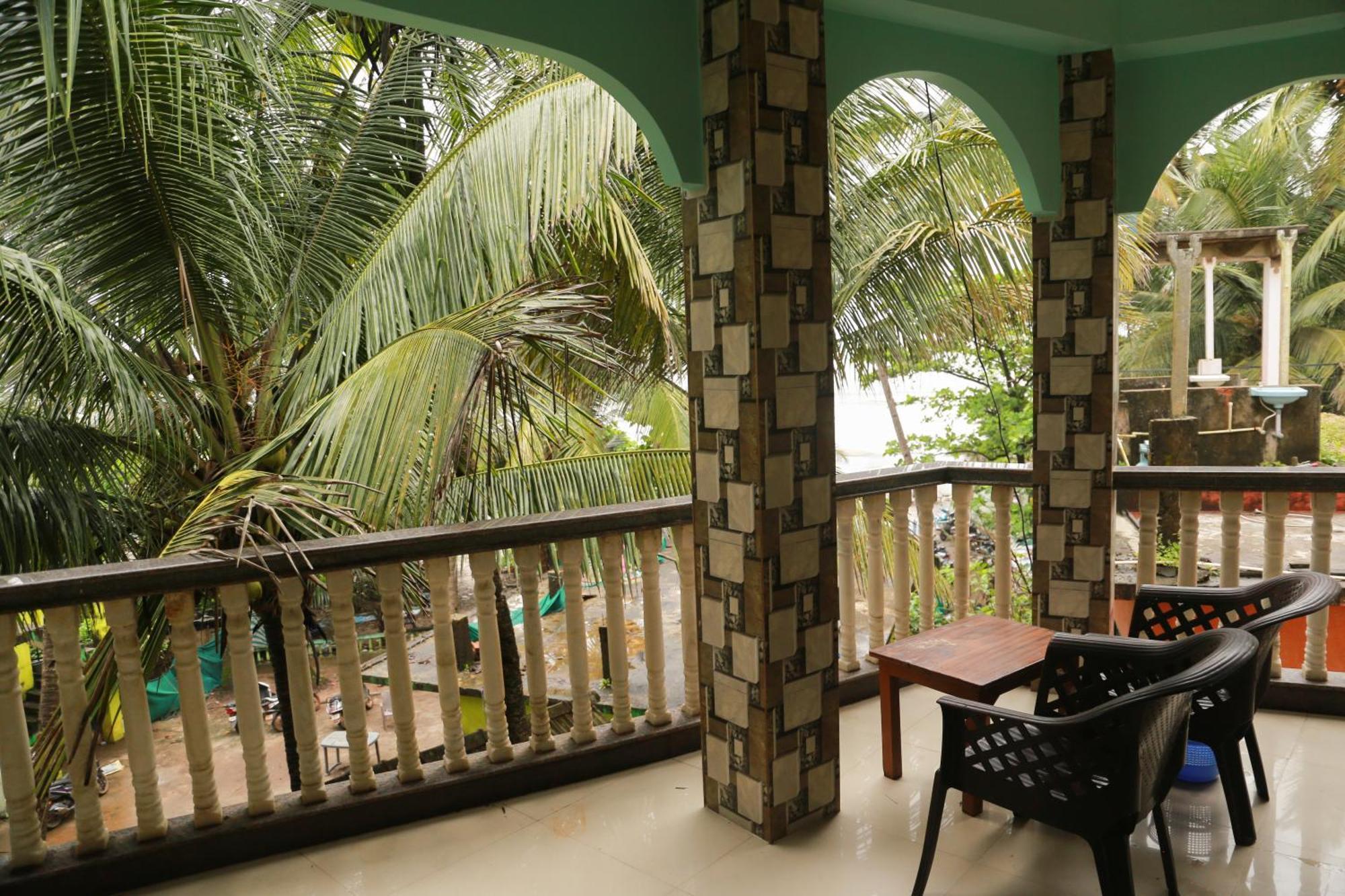 Kumbaya Beachside Hostel & Apartments At Arambol Beach Exterior foto