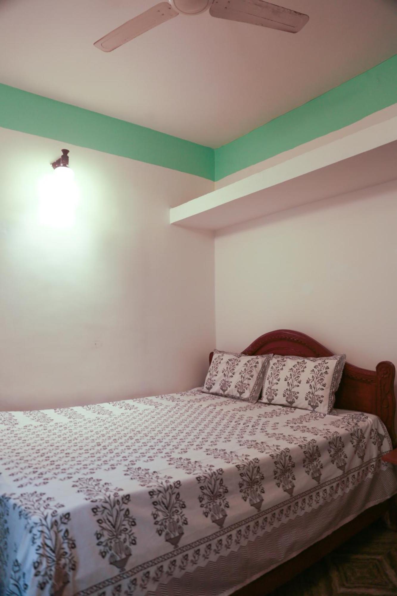 Kumbaya Beachside Hostel & Apartments At Arambol Beach Exterior foto
