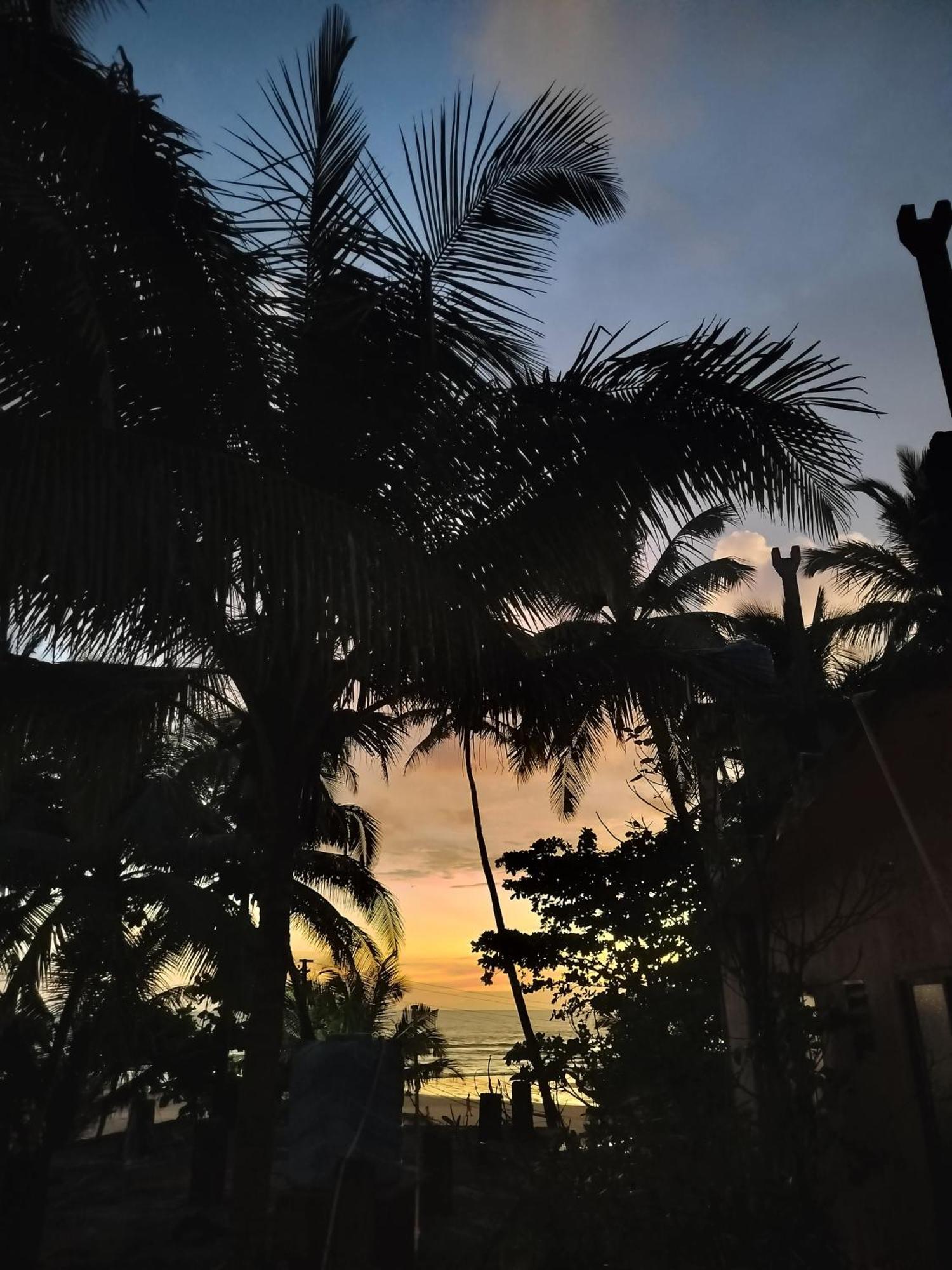 Kumbaya Beachside Hostel & Apartments At Arambol Beach Exterior foto